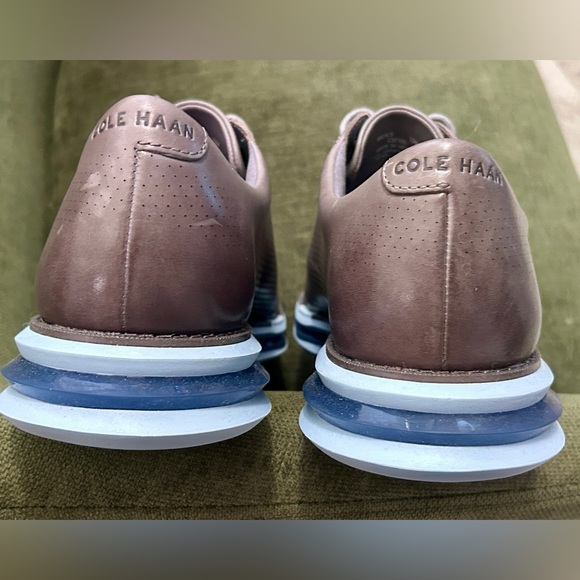 Stylish Cole Haan Men\'s Gray Leather Original Grand Oxfords main image 9